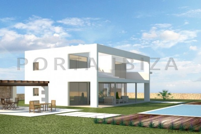 Plot in Cala Tarida with construction..
