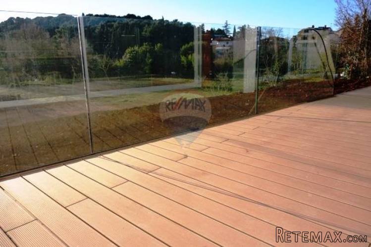 LUKSUZAN DVOETAŽNI APARTMAN U ROVINJU