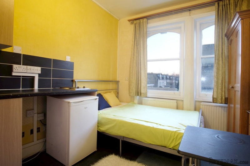 Studio near West Kensington station - 2