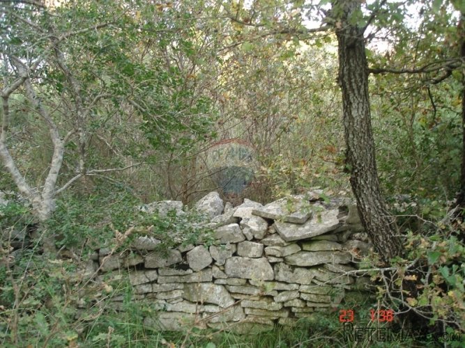 PEROJ, POLJOPRIVREDNO ZEMLJIŠTE
