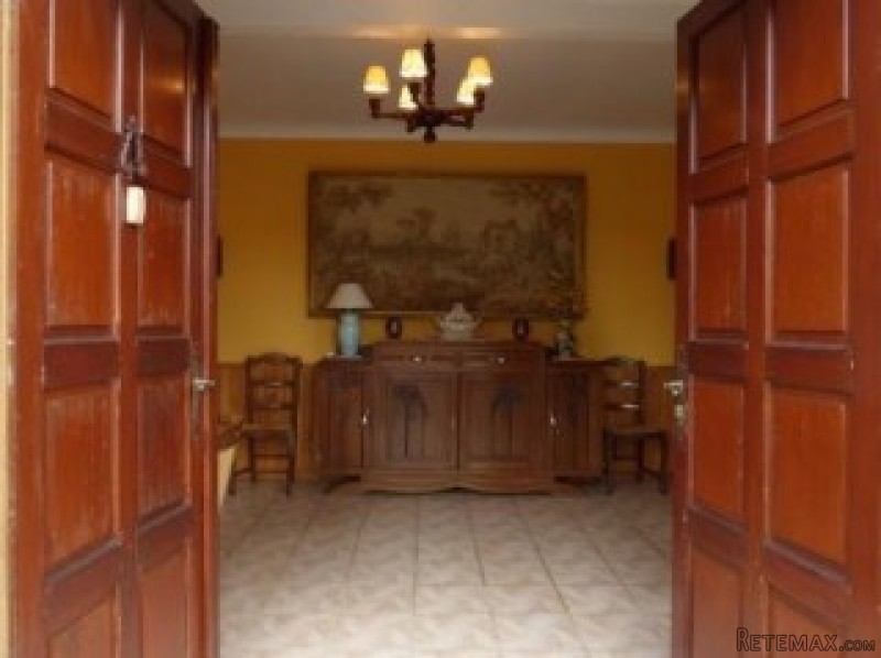 Substantial former school which.. - 2