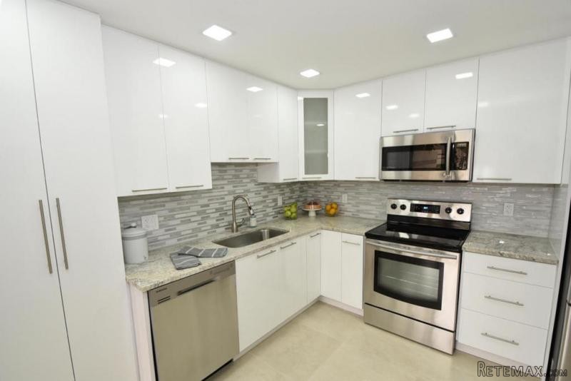 7509 Glendevon Lane #1002, Delray.. - 2