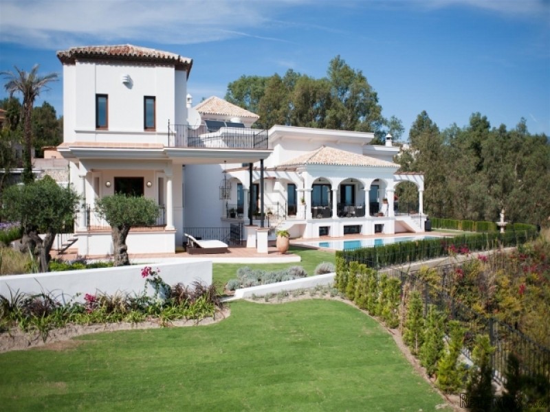 Magnificent 8 Bedroom Villa In El..