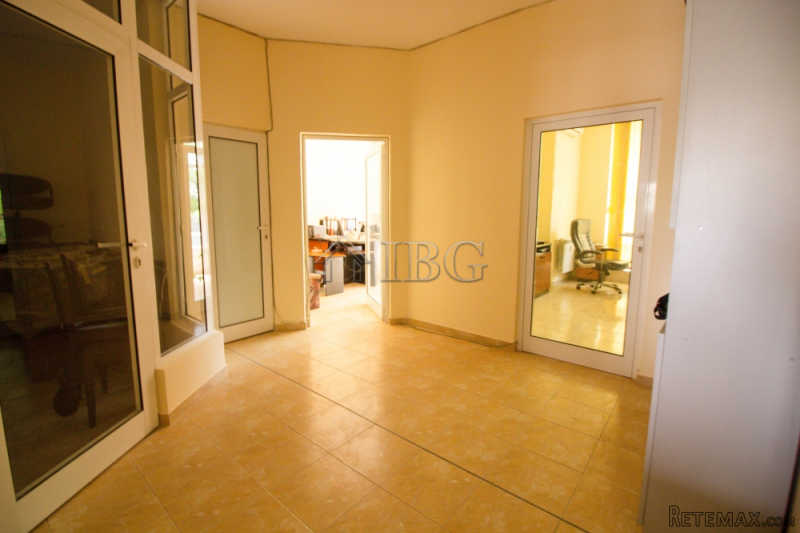 Large apartment or an office for sale.. - 2