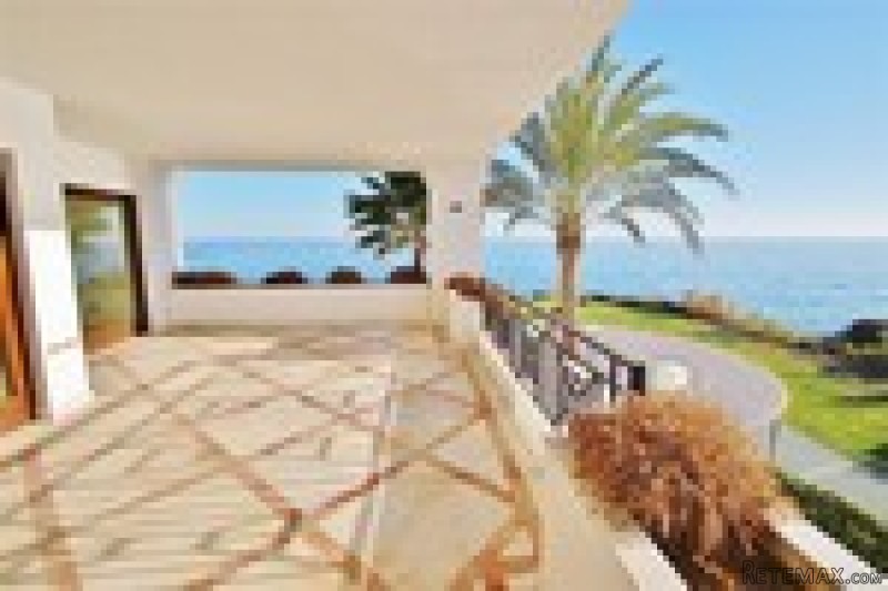 Apartment For Sale In Estepona..