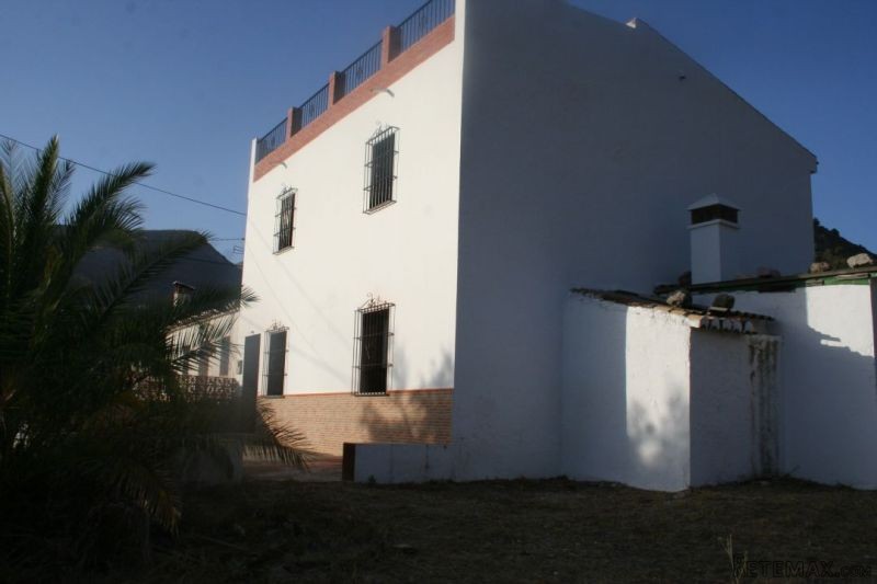 5 bedroom, 2 bathroom Villa, (build 170..