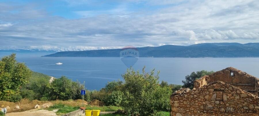 ISTRA, PLOMIN - Starina s pogledom na more