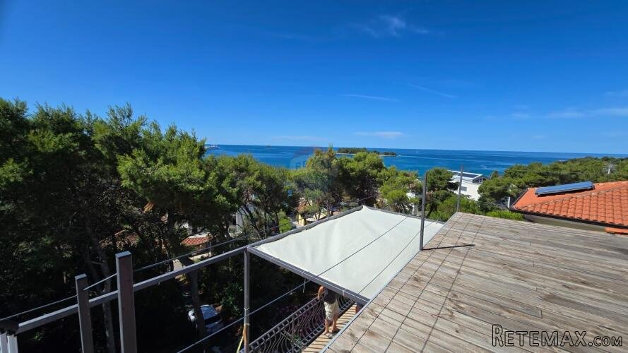 Istra,Rovinj,kuća u šumici do mora,parking,6 apartmana