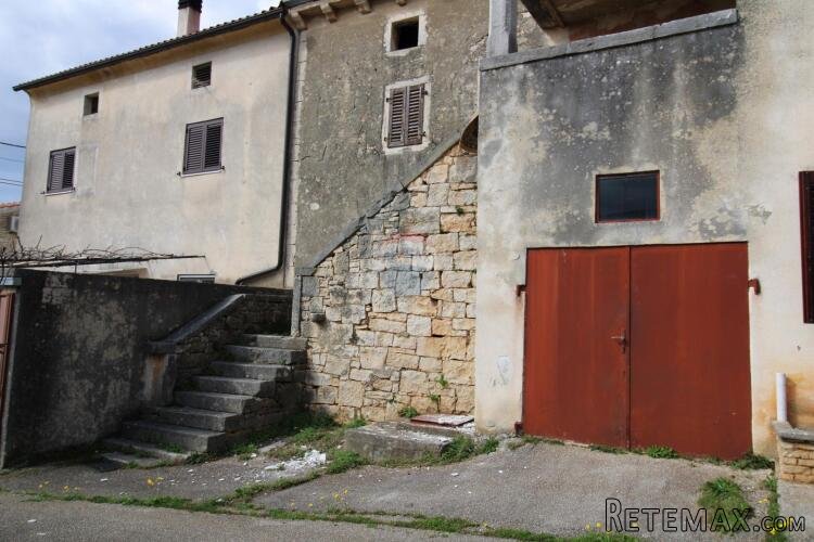 Velika autohtona istarska kuća u blizini Lovreča