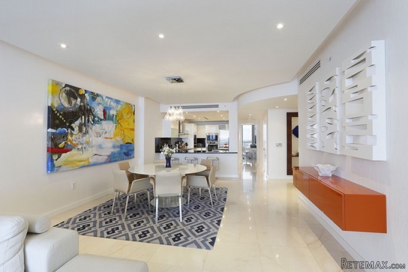 3 bedroom Flat For Sale: 17121 Collins.. - 2