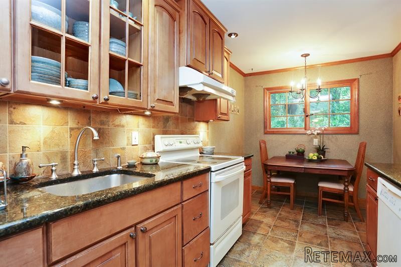 3 bedroom House For Sale: 17 Glen Wood.. - 2