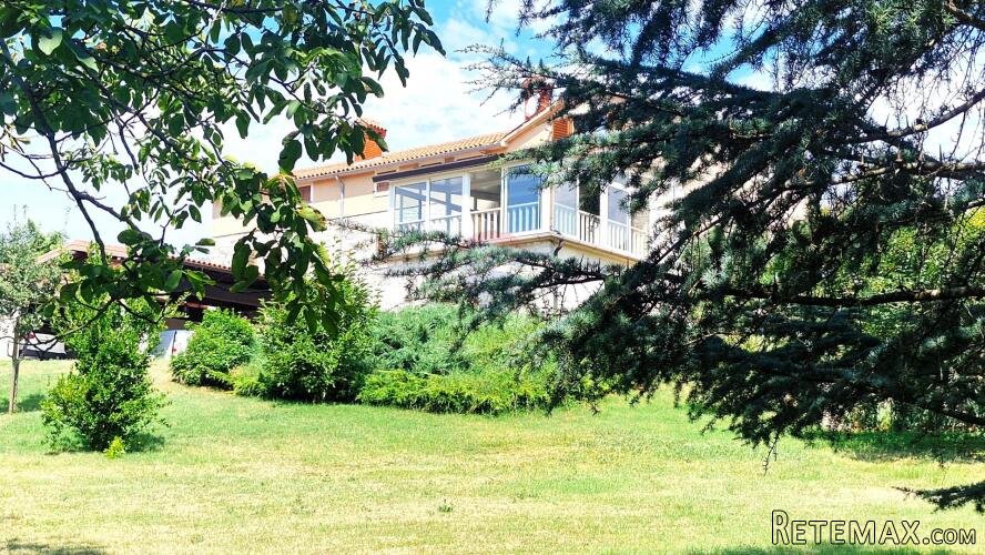 Istra,Brtonigla-Vila s impresivnom okućnicom od 10000 m2