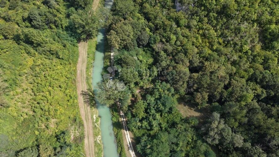 Pojoprivredno zemljište 1002 m2, uz rijeku Mirnu - 3
