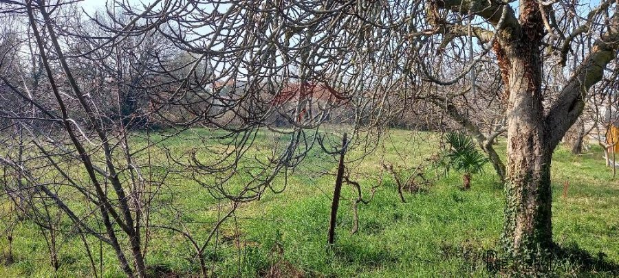 Pula,građevinsko zemljište u predgrađu - 4