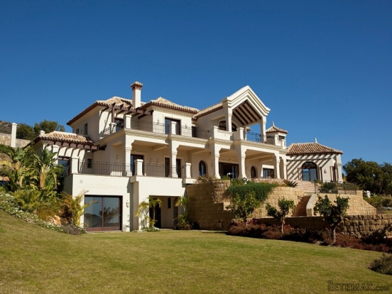 Magnificent 7 Bedroom Villa For Sale In..