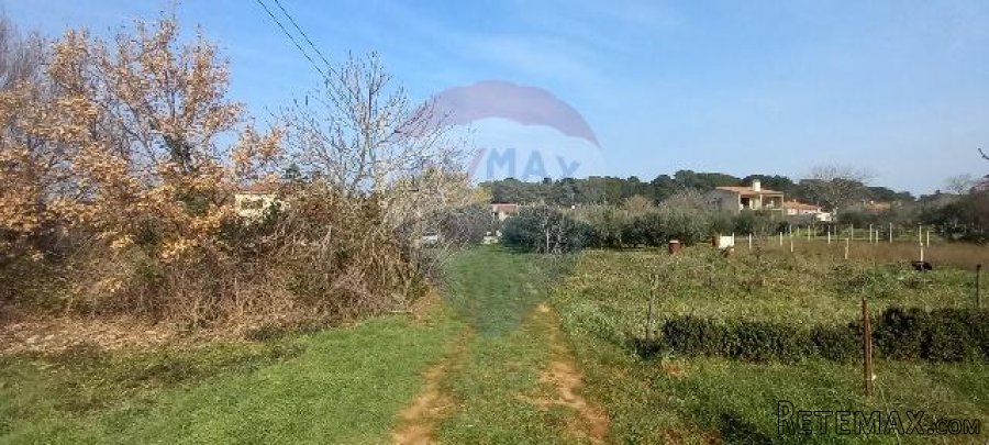 Pula,građevinsko zemljište u predgrađu - 6