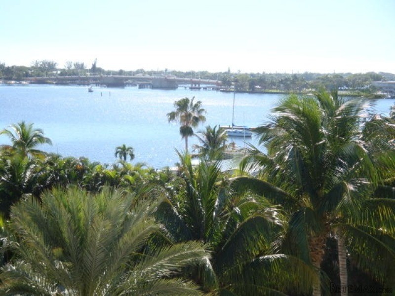 806 E Windward Way #517 Lantana, Fl.. - 2