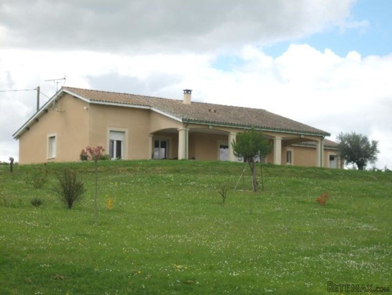 Bungalow Close To Eymet, Set On 1.9..