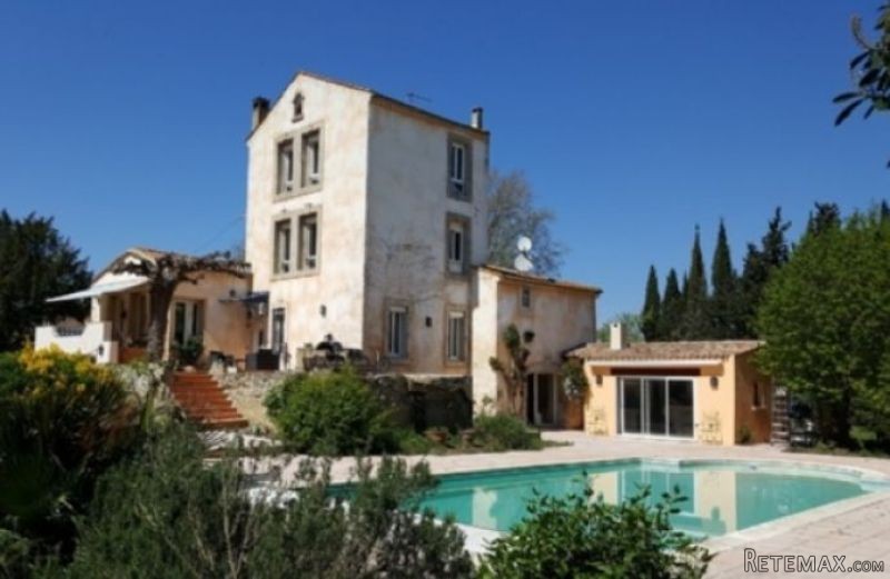 Villa on 1.6 Hectares with Pool
