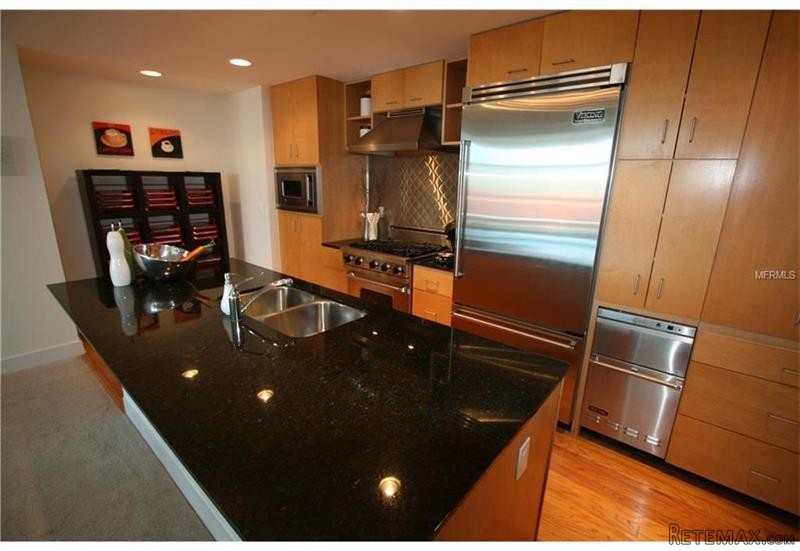 2 bedroom Property For Sale: 1120 EAST.. - 2