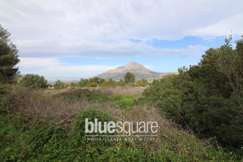 Great plot for sale with views of the..