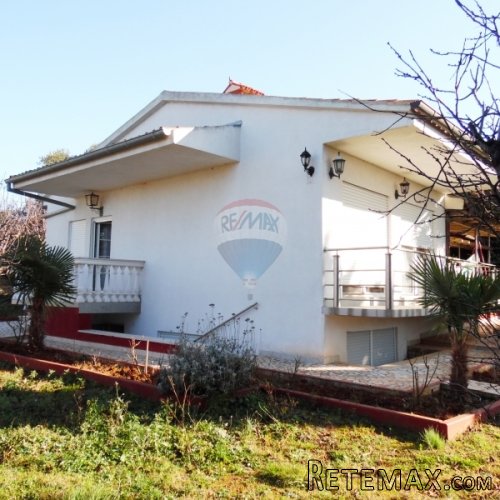 Istra,okolica Medulina,350m od mora, kuća sa 5 stanova na...