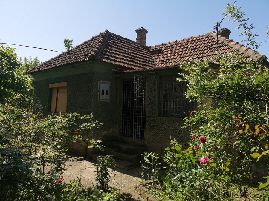 Prodajem 2 kuce u Velikim Crljenima - 2