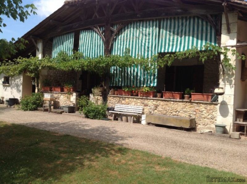 5 Bedrooms - House - Aquitaine - For..