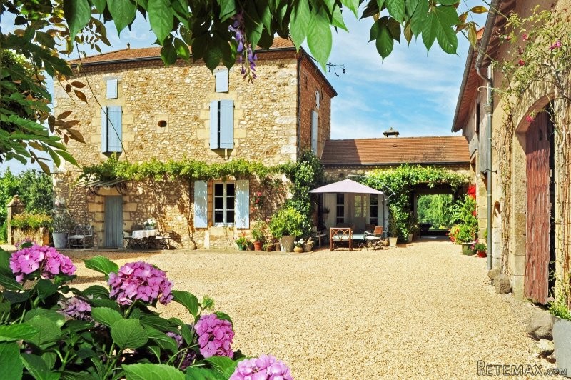 House on 1 Hectare with Swimming Pool