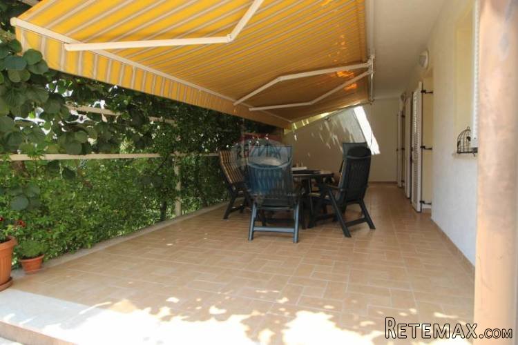 Istra,Valbandon,Kuća sa tri stambene jedinice - 5