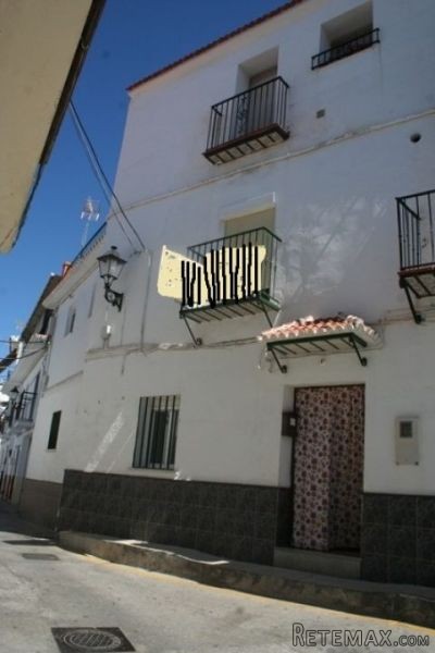 3 bedroom, 2 bathroom Townhouse, (build..