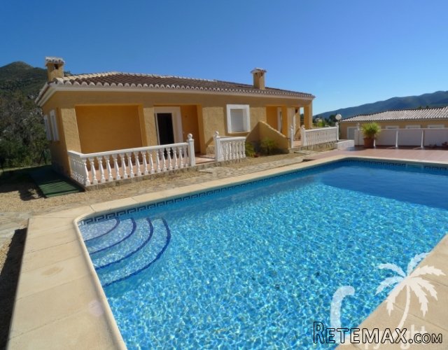 New built townhouse for sale located in Alcalali, Alicante..