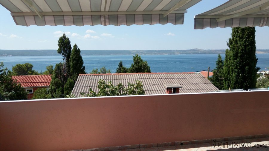 Samostojeća katnica sa stanom i 5 apartmana u Maslenici - 2