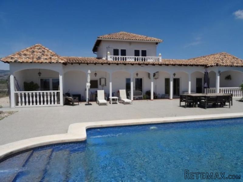 5 bedroom Villa in Pinoso (Ref. PV18003)