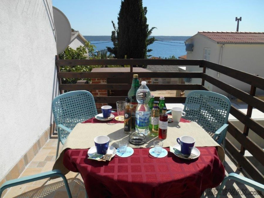 Samostojeća katnica sa stanom i 5 apartmana u Maslenici - 3