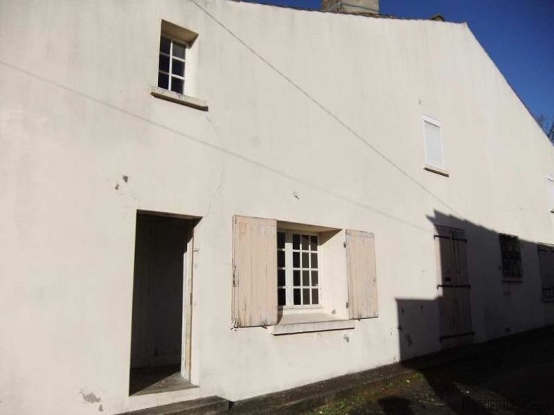 3 Bedroom Village House For Sale