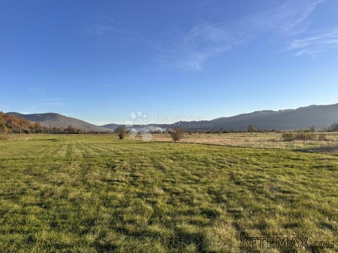 SINAC PRODAJE SE GRAĐEVINSKO ZEMLJIŠTE 11000 m2