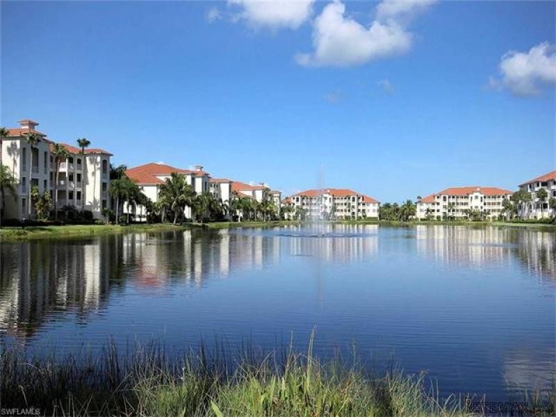 2 bedroom Condominium For Sale: Fort.. - 2