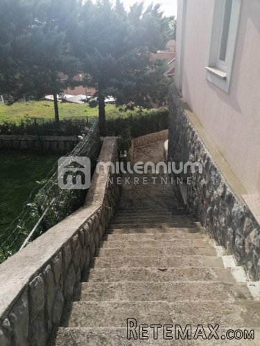 Matulji, kuća s 2 stana, bazenom, garažom i lijepom o.. - 8