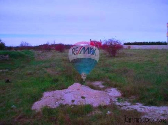 Lijepa građevinska zemljišta u Rovinjskom selu 1830 m2 - 3