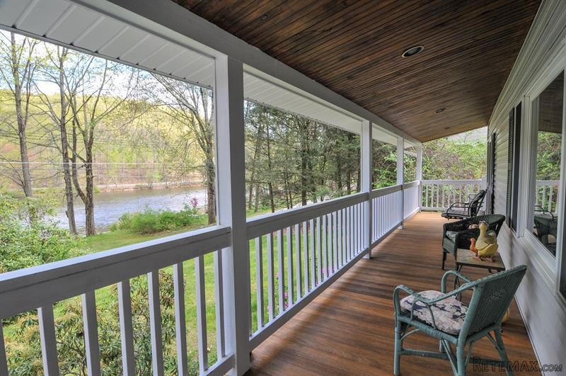 3 bedroom House For Sale: 257 Farm To.. - 2