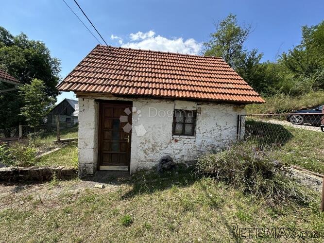 SEOSKO IMANJE S DVA POMOĆNA OBJEKTA I 3800M2 ZEMLJIŠTA - 2