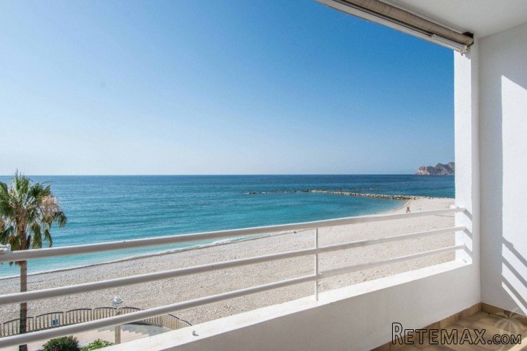 Front line apartment in Altea Spacious front line aparment..