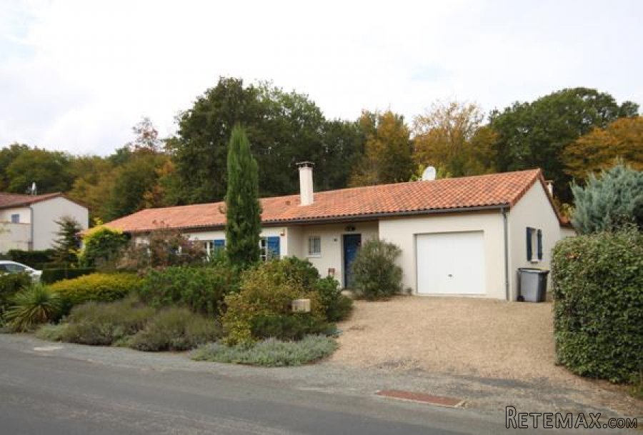 Les Forges (79) - Overlooking a golf course, modern bungalow.. - 3