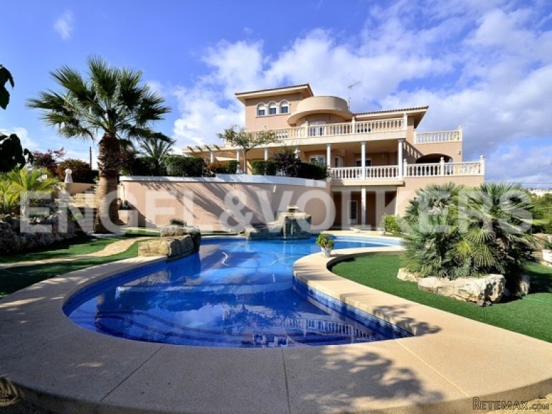 Magnificent Chalet In Benidorm - 2