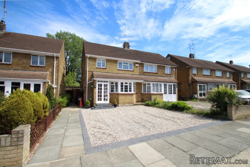 RICHMOND DRIVE, WESTCLIFF ON SEA SS0 0PD
