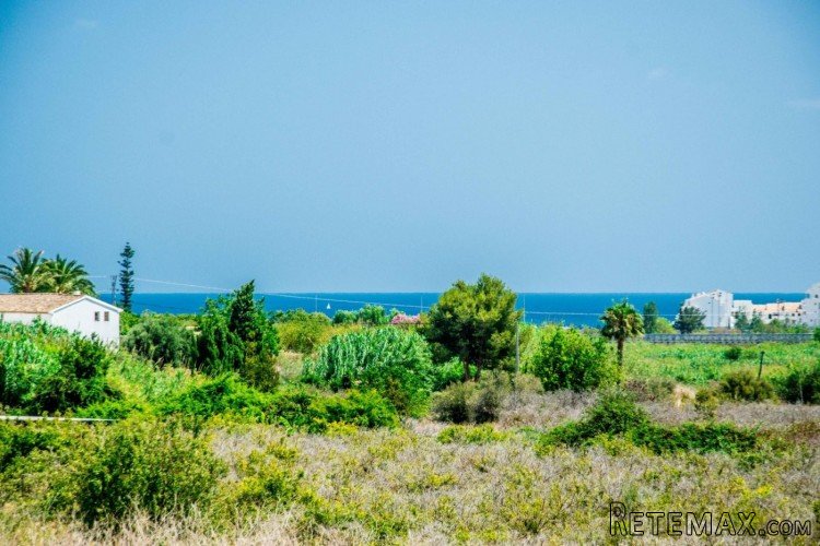 Large plot of 15.000m2 with beautiful sea views in Altea...