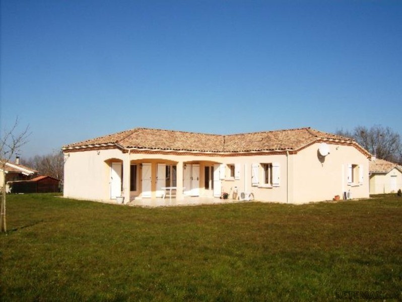 Stylish Contemporary Bungalow Set In..