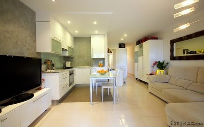 Groundfloor apartment for sale in Santa..
