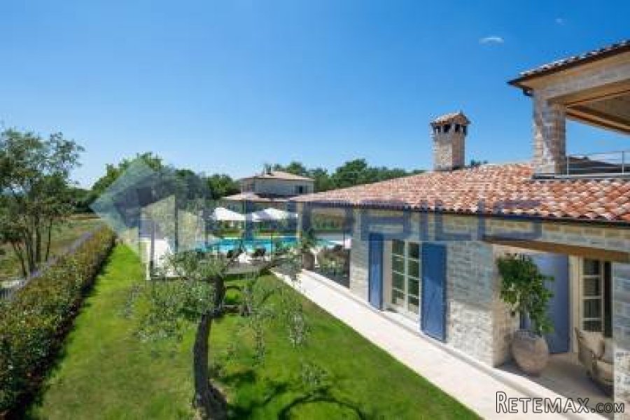 Poreč, vila s bazenom, pogledom na more i sportskim terenima - 7